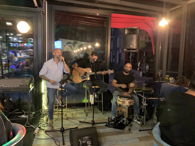 Batının Gözde Mekanlarından Olan Bonita Cafe Cocktails Canlı Müzikleri İle Batı Bölgesinin Eğlenmesini Sağlıyor
