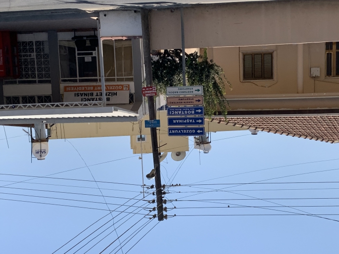 Bostancı’da pozitif olmasına rağmen güvende kal bilekliği ile geziyor
