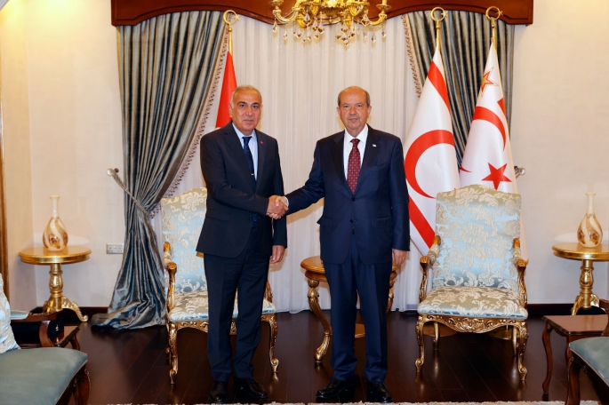 Cumhurbaşkanı Tatar Eski Güvenlik Kuvvetleri Komutanı Uzun’u kabul etti