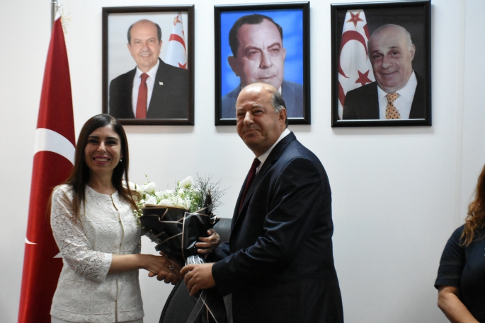 Altuğra, Sağlık Bakanlığı görevini Dinçyürek’e devretti