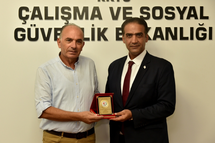 Bakan Gardiyanoğlu, Şehit Aileleri ve Malul Gaziler Derneği heyetini kabul etti