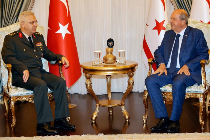 Cumhurbaşkanı Ersin Tatar, KTBK Komutanı Sebahattin Kılınç’ı kabul etti