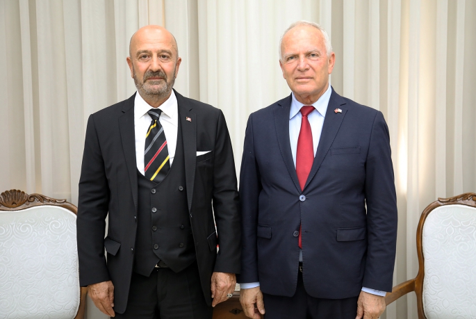 Meclisi Başkanı Töre, Emekli Korgeneral Aksakallı’yı kabul etti
