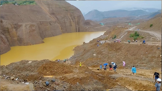 Myanmar'daki toprak kaymasında 32 kişi öldü