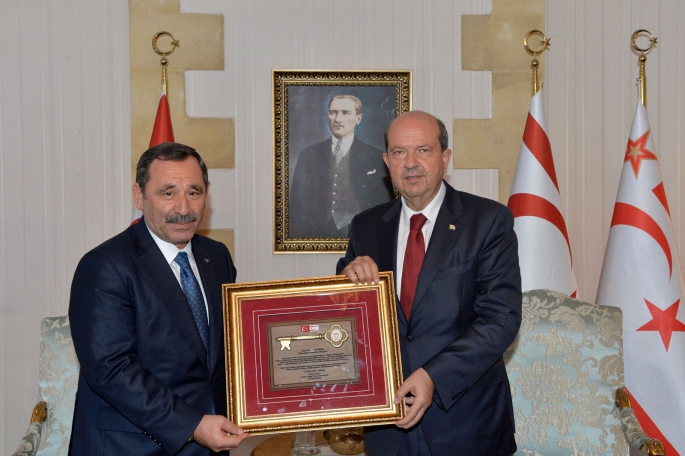 Cumhurbaşkanı Ersin Tatar, Etimesgut Belediye Başkanı Enver Demirel’i kabul etti