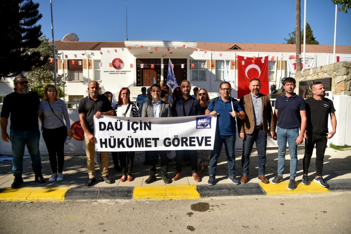 DAÜ-SEN, Meclis önünde eylem yaptı