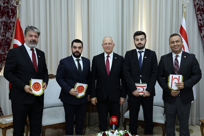 Töre, Denktaşçı Düşünce Derneği’ni kabul etti