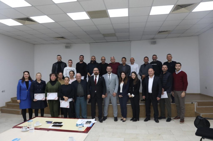Bakan Çavuş, hak kazanan işletmelere “Güvenli Yem ve Süt Üretim Sertifikaları”nı verdi