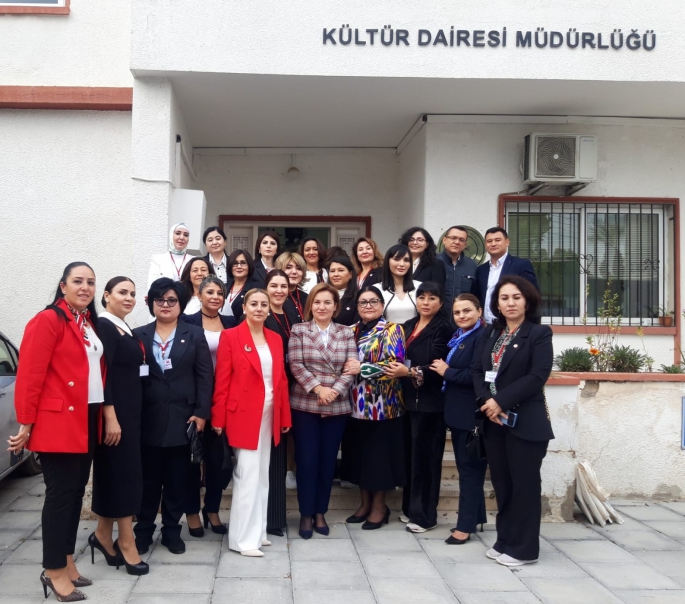 Özbek Kadın Hakları Derneği ve Türk Devletleri Kadın Birliği üyeleri Zaimağaoğlu’nu ziyaret etti