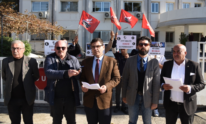 Sağlık Bakanlığı; Lefkoşa Dr. Burhan Nalbantoğlu Devlet Hastanesi'nde iki başaralı böbrek nakli operasyonu daha yapıldığını duyurdu.