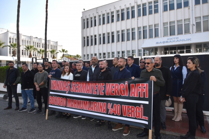 Sendikalar Başbakanlık önündeydi: “Vergilerin 37’den 40’a yükseltilmesini kabul etmeyeceğiz”