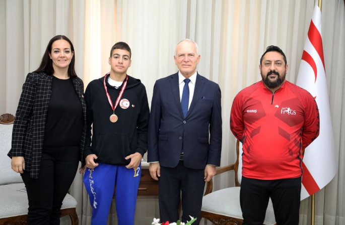 Töre, milli yüzücü Boran Bora’yı kabul etti