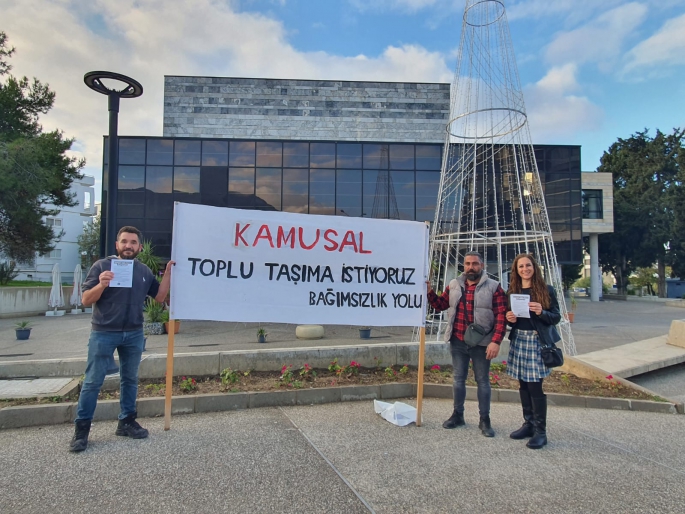 Bağımsızlık Yolu Girne Bölge Örgütü, kamusal toplu taşıma talebiyle eylem yaptı