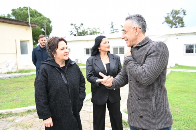Başbakan Ünal Üstel’in eşi Zerrin Üstel, Diş Tarama etkinliğine katıldı