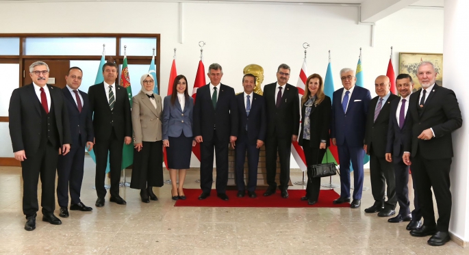 Dışişleri Bakanı Ertuğruloğlu, Türkiye-KKTC Parlamentolar Arası Dostluk Grubu'nu kabul etti