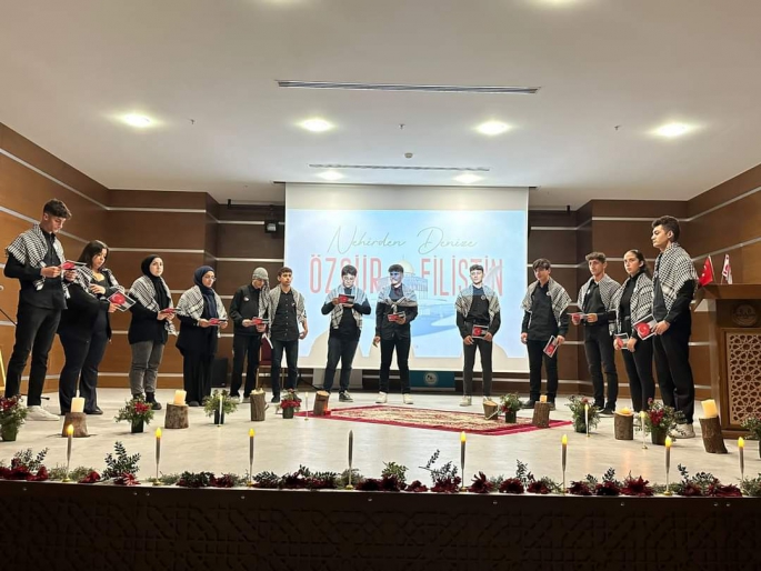 Kıbrıs-Filistin İnisiyatifi tarafından 'Nehirden Denize, Özgür Filistin' temalı şiir gecesi düzenlendi