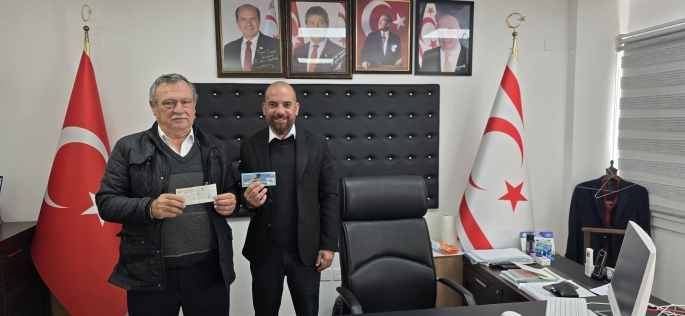 1 milyon TL’lik büyük ikramiyeyi kazanan talihli ödülünü aldı