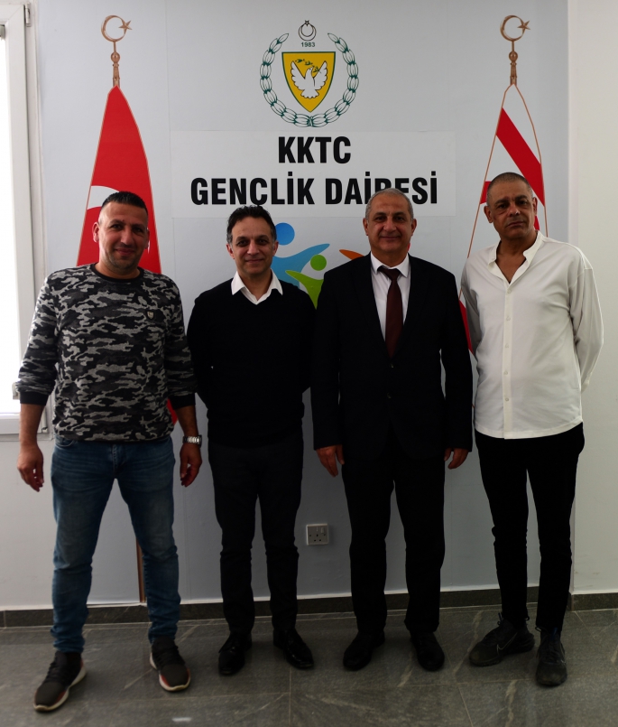 “Gelecek Bensem Umut Benim” projesi çerçevesinde öğrenci ve ailelere seminer
