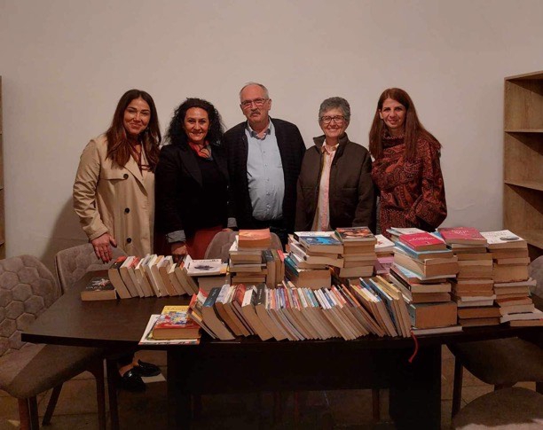 Kütüphaneciler Derneği, Fikret Demirağ Kütüphanesi’ne kitap bağışında bulundu