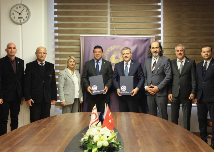 Maliye Bakanı Berova, Kıbrıs Türk Sigorta Acenteleri Birliği Derneği heyetini kabul etti