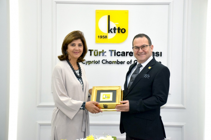 Holguin, Ticaret Odasını ziyaret etti
