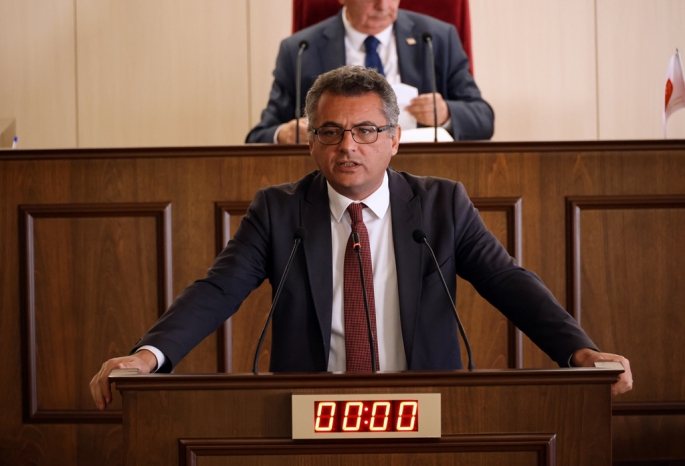 CTP Genel Başkanı Erhürman Mecliste yükseköğrenim ve Türkiye'ye giremeyen yurttaşlar konusunda konuştu