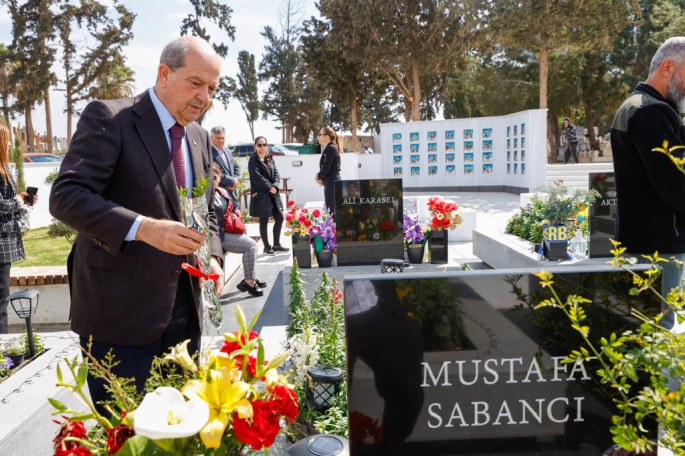Cumhurbaşkanı Tatar, Şampiyon Melekler Şehitliği'ni ziyaret etti