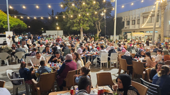 Girne Belediyesi iftar yemeği düzenledi