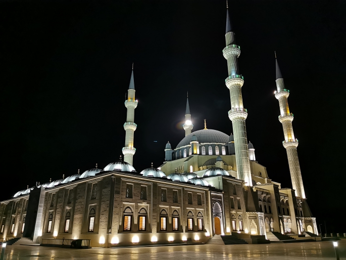 Yarın gece Kadir Gecesi…