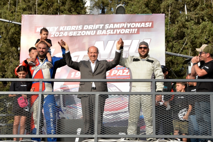 Cumhurbaşkanı Tatar, drift şampiyonasını izledi