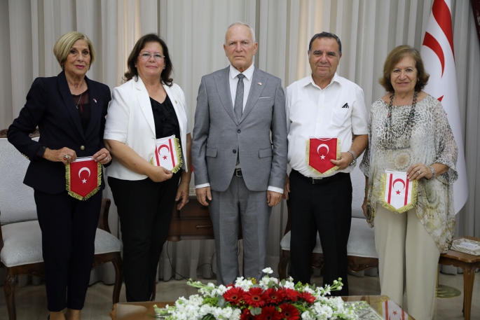 Larnakalılar Derneği, Meclis Başkanı Töre’yi Kayıp Otobüs Anıtı’nın açılışına davet etti