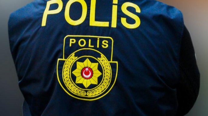 Bostancı’da garajdan geri geri çıkarken yayaya çarptı…