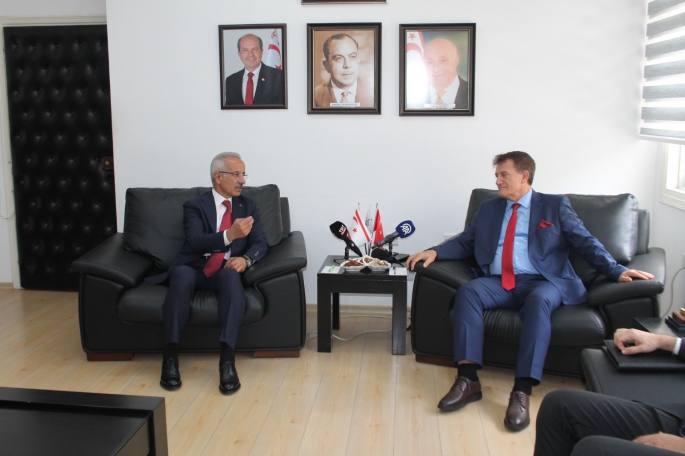 Bayındırlık ve Ulaştırma Bakanı Arıklı, TC Ulaştırma ve Altyapı Bakanı Uraloğlu ile görüştü