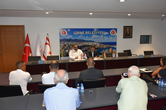 Girne'ye çok katlı otopark