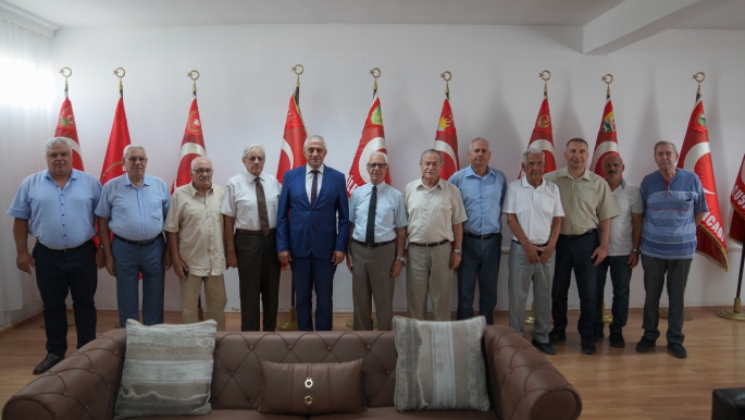 Taçoy, Kıbrıs TMT Mücahitler Derneği’ni ziyaret etti