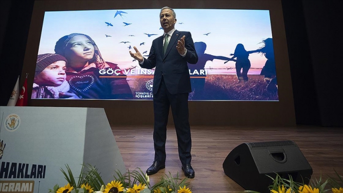 Türkiye İçişleri Bakanı Yerlikaya: "3 milyon 103 bin 729 bininin adresinde bulunmadığını gördük"