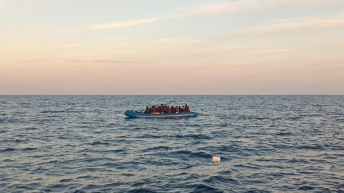 Akdeniz'de alabora olan düzensiz göçmen teknesinde 21 kişi kayboldu