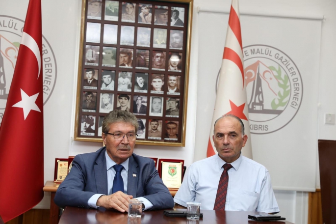 Başbakan Üstel, Şehit Aileleri ve Malül Gaziler Derneği'ni ziyaret etti