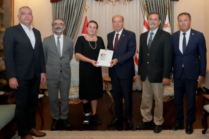 Cumhurbaşkanı Tatar’a kitap takdim edildi