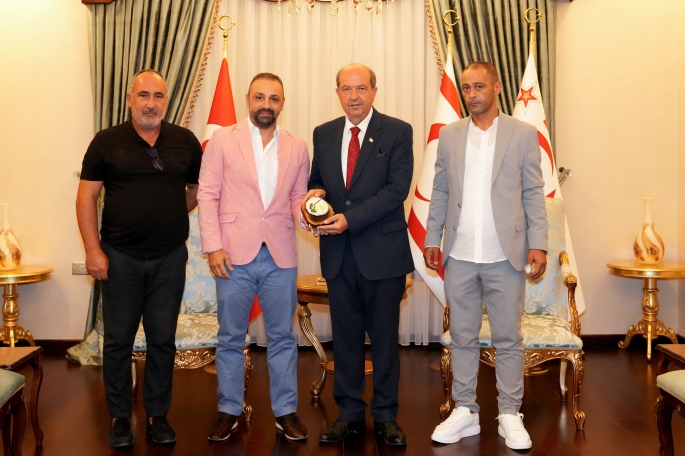 Cumhurbaşkanı Tatar, Girne Avcılık ve Atıcılık Spor Kulübü başkan ve üyelerini kabul etti