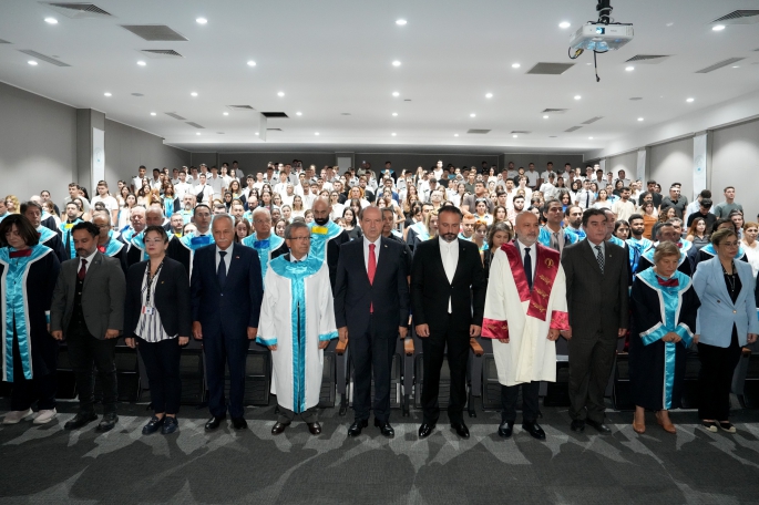 Cumhurbaşkanı Tatar, Girne Üniversitesi’nde yeni akademik yılın ilk dersini verdi