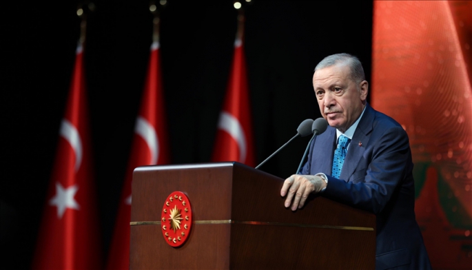 Erdoğan: "Gençlerimizin sosyal medyanın karanlık dehlizlerinde yitip gitmelerine seyirci kalamayız"