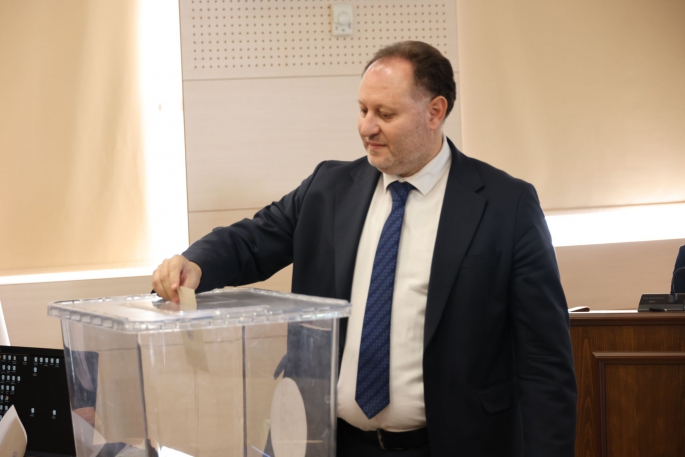 Meclis Başkanlığı’na aday gösterilen Ziya Öztürkler, ikinci turda da seçilemedi