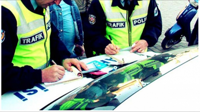 Trafik kontrolleri:301 yasal işlem, 3 tutuklu