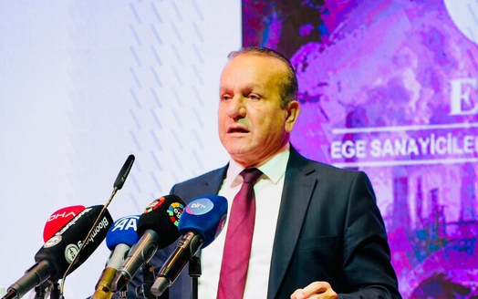 Ataoğlu, İzmir'de Ege Sanayicileri ve İşinsanları Derneği'nin Yatırım Zirvesi'ne katıldı