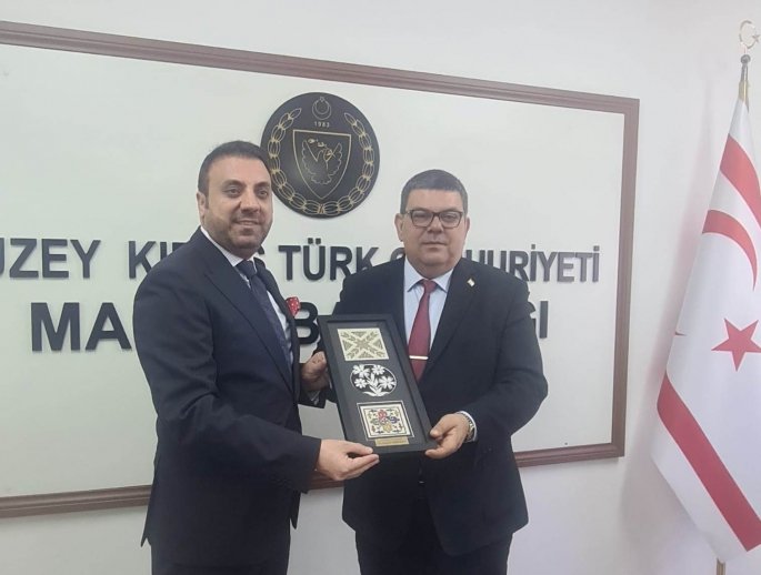Maliye Bakanı Berova, TÜMGİŞ Yönetim Kurulu Başkanı Kadooğlu ile görüştü