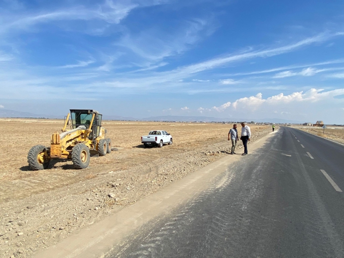 Mesarya Belediyesi, Dörtyol-Türkmenköy arası banket düzenleme çalışmalarını tamamladı