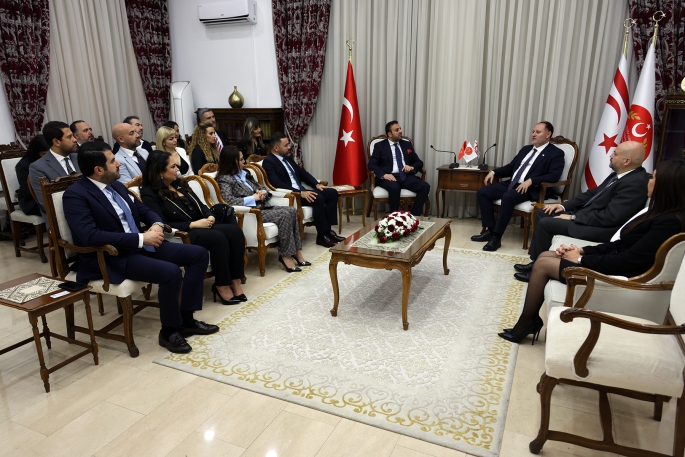 Öztürkler:Ambargoların aşılmasında iş dünyasının açılımı önemli