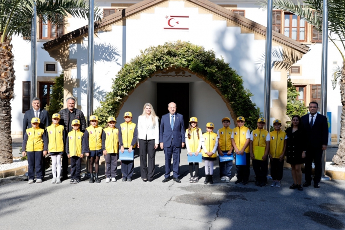 Şht. Tuncer İlkokulu müdür, öğretmen ve öğrencilerinden Cumhurbaşkanı Tatar’a ziyaret