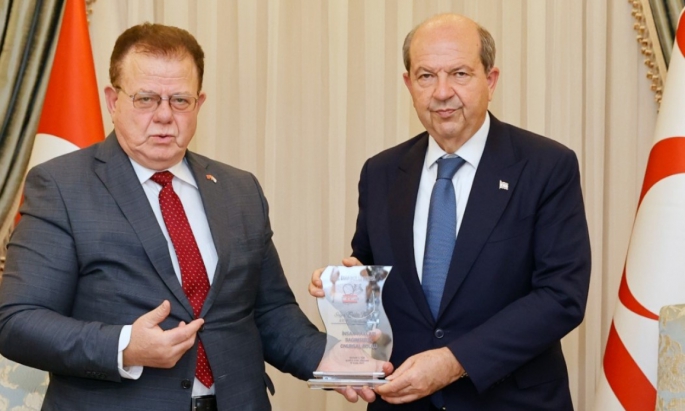 Cumhurbaşkanı Tatar’a "İnsan Hakları Bağımsızlık Onursal Ödülü”